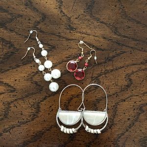 Fun and versatile set of earrings.